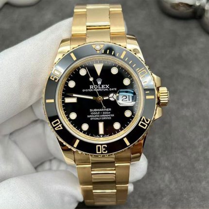 Rolex Submariner 126618LN yellow gold black dial close up front view